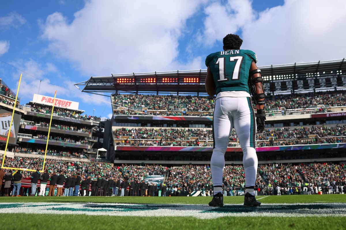 Nakobe Dean Wants to Stay With Eagles as Free Agency Nears