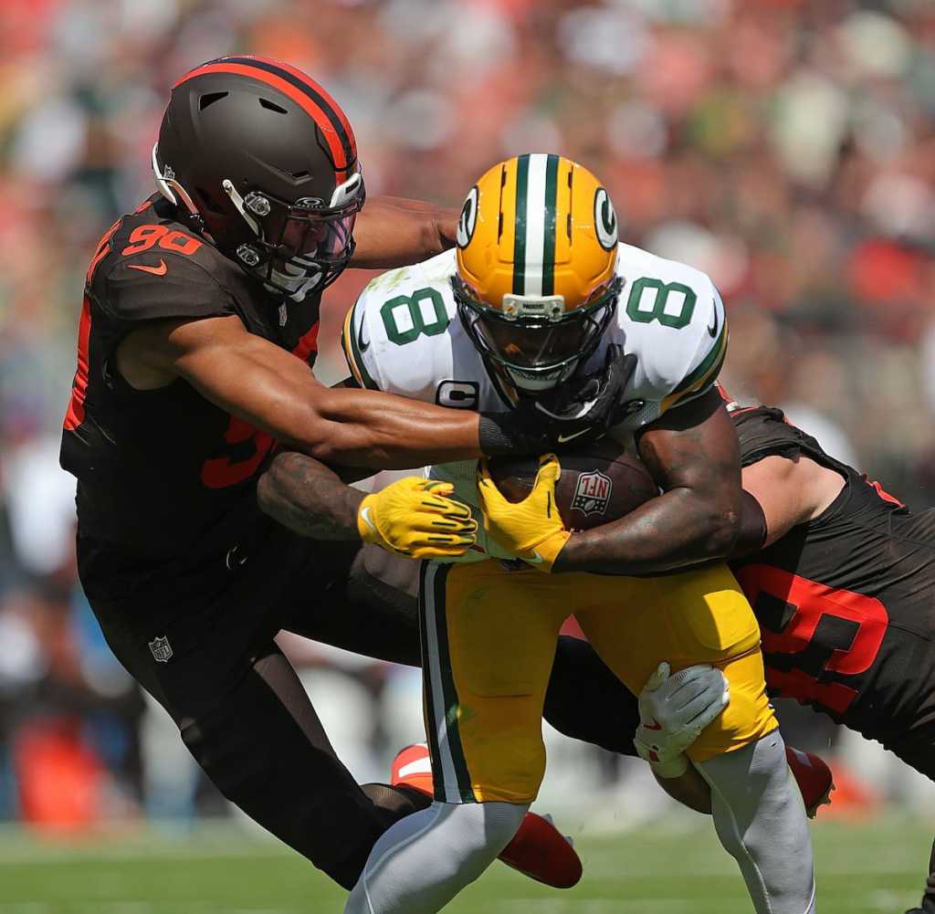 Eagles Sign Joe Tryon-Shoyinka, Chandler&nbsp;Martin