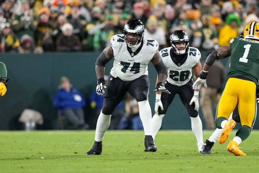 Fred Johnson, Eagles Agree To New&nbsp;Deal