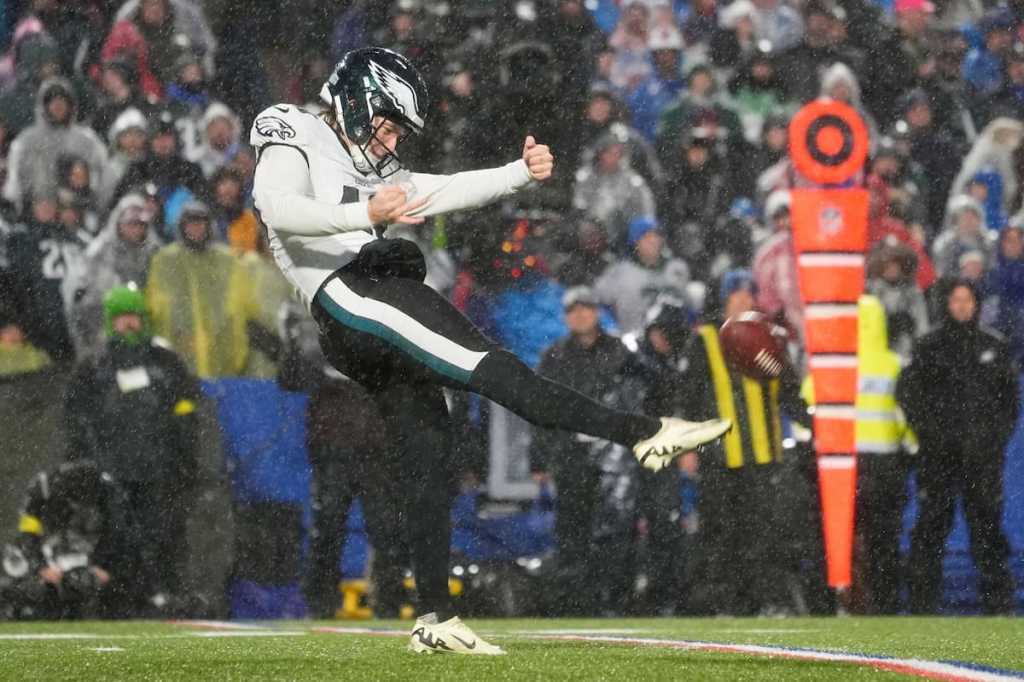 Eagles Extend Braden Mann For Four Years, $14&nbsp;Million